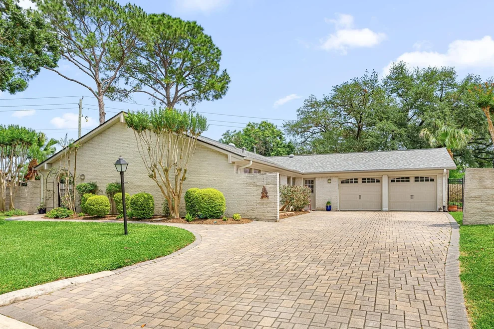 Unit for sale at 3110 Lynbrook Court, Sugar Land, TX 77478