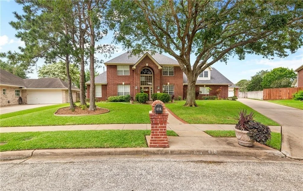 Unit for sale at 416 Edgewater, Victoria, TX 77904
