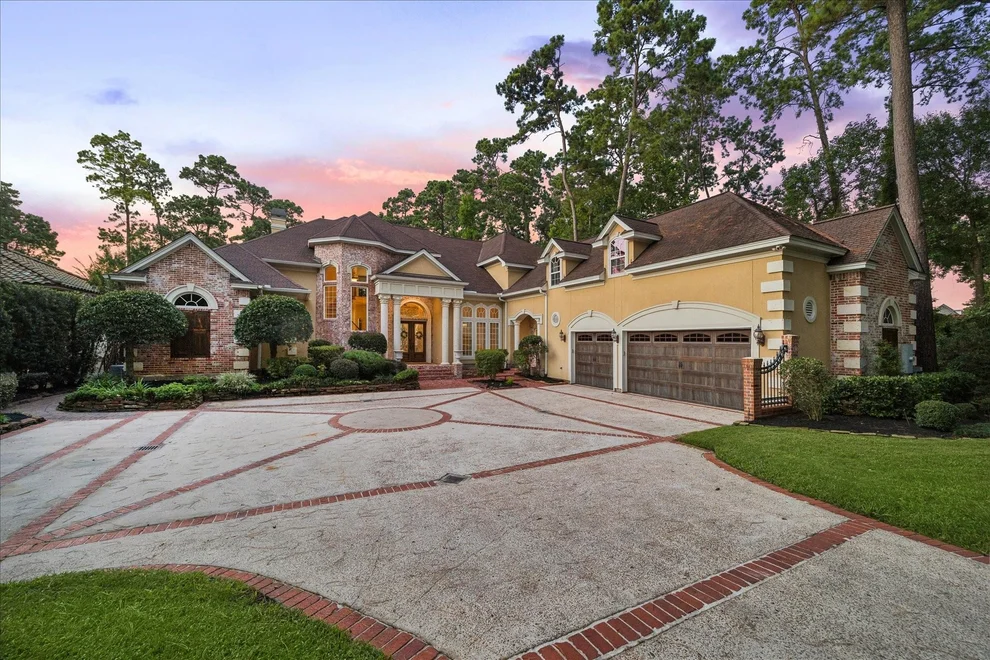 Unit for sale at 30 Turtle Cove Court, Kingwood, TX 77346