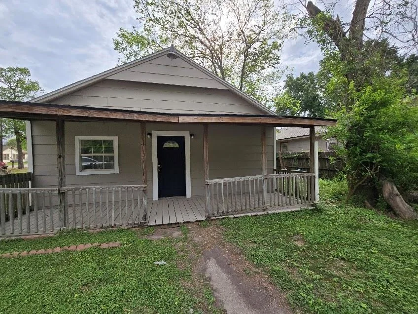 Unit for sale at 208 S 6th Street, Highlands, TX 77562