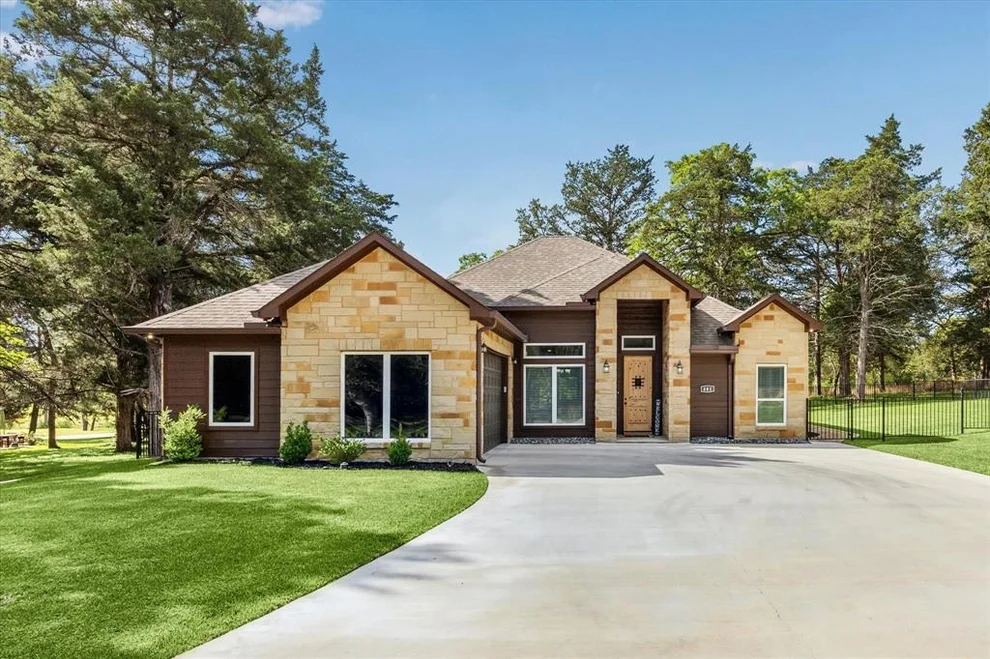 Unit for sale at 401 Saint Andrews Drive, New Ulm, TX 78950