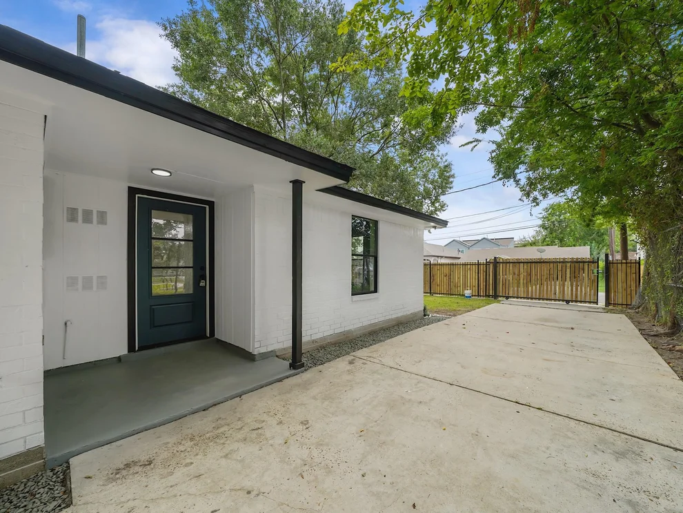 Unit for sale at 4705 Coke Street, Houston, TX 77020