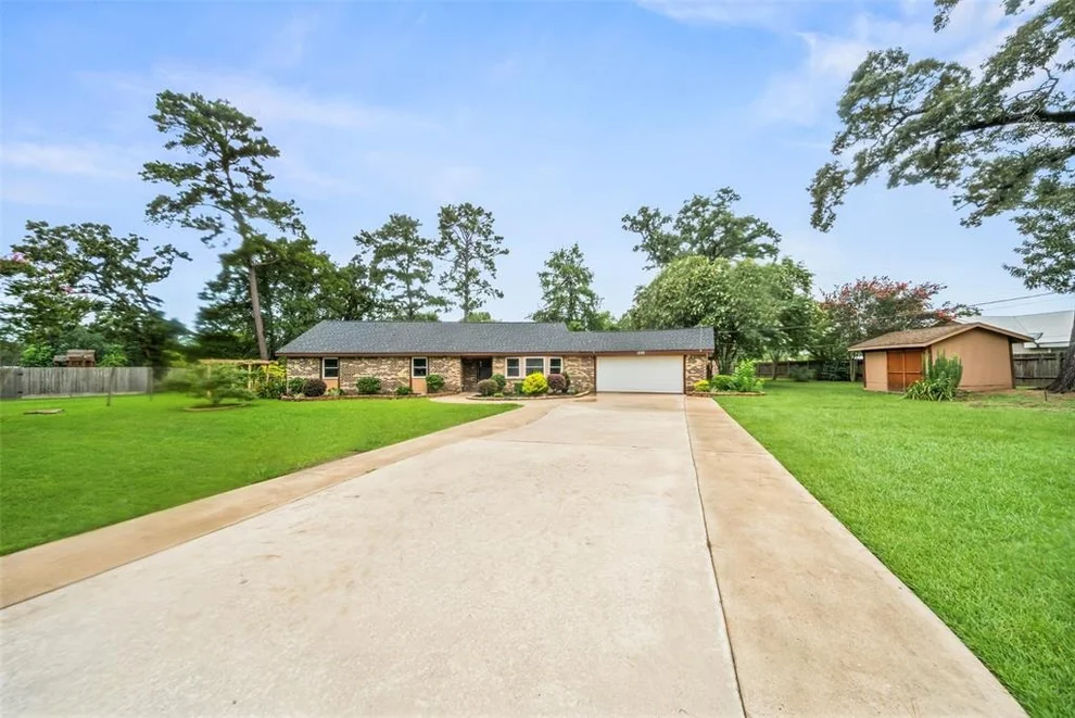 Unit for sale at 532 Woolridge Drive, Conroe, TX 77301