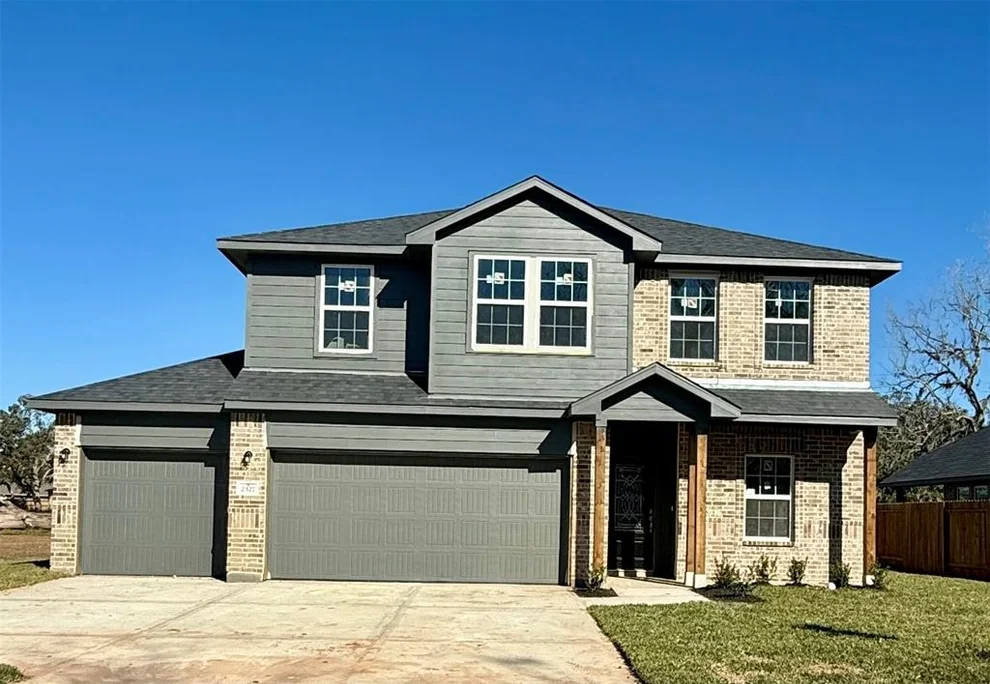 Unit for sale at 2327 Ridgewood Drive, West Columbia, TX 77486