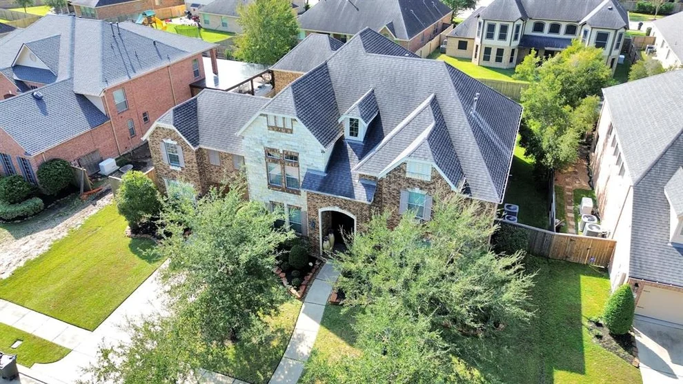 Unit for sale at 13923 Windwood Falls Lane, Humble, TX 77396