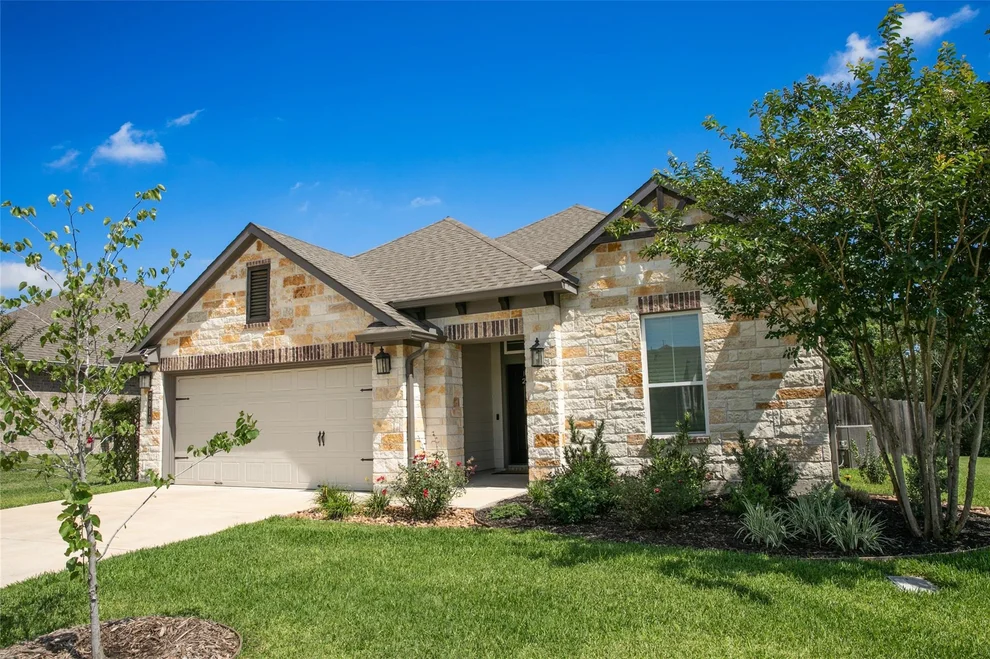 Unit for sale at 2010 Winepress Road, Brenham, TX 77833