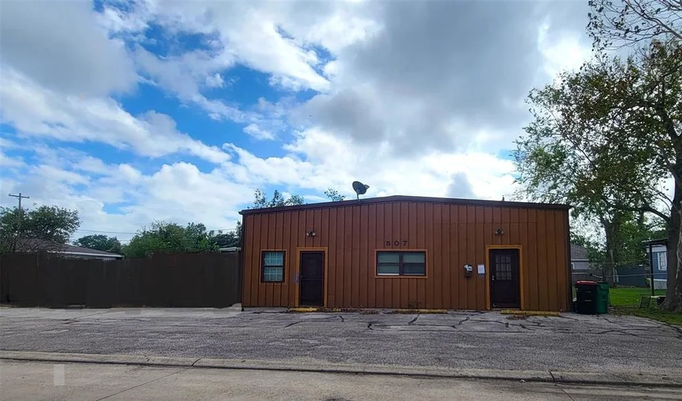 Unit for sale at 507 Gresham Street, Baytown, TX 77520