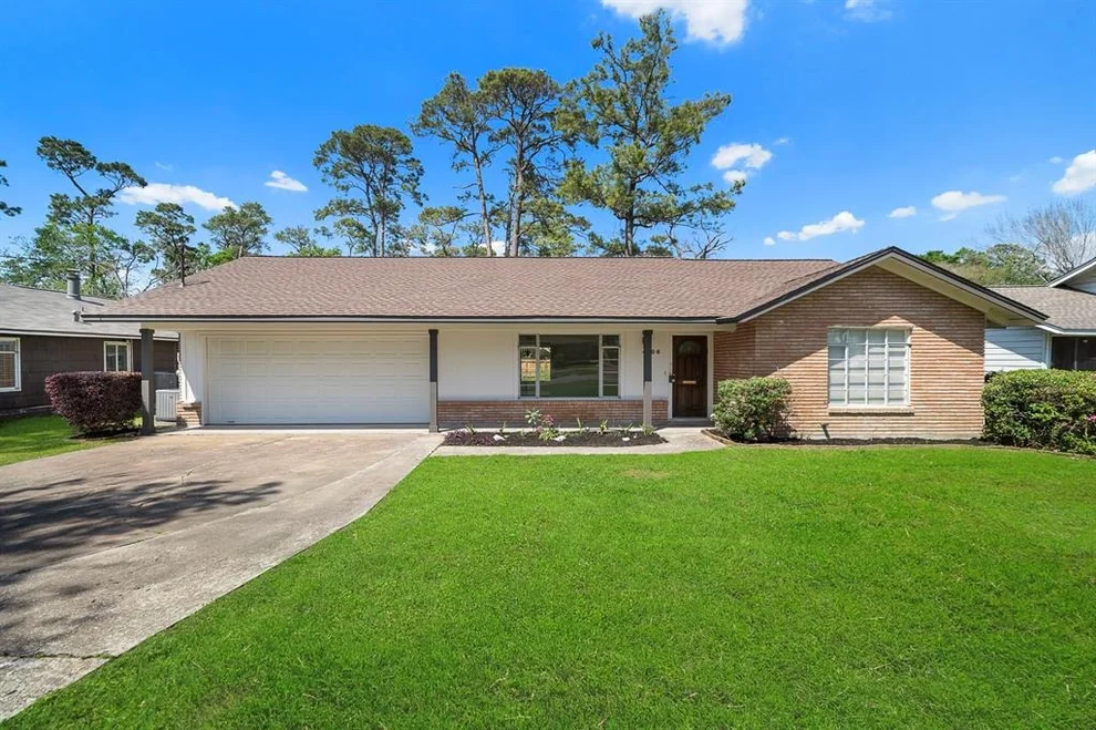 Unit for sale at 4106 Ascot Lane, Houston, TX 77092