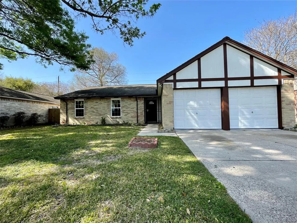 Unit for sale at 2743 N Camden Parkway Parkway, Houston, TX 77067