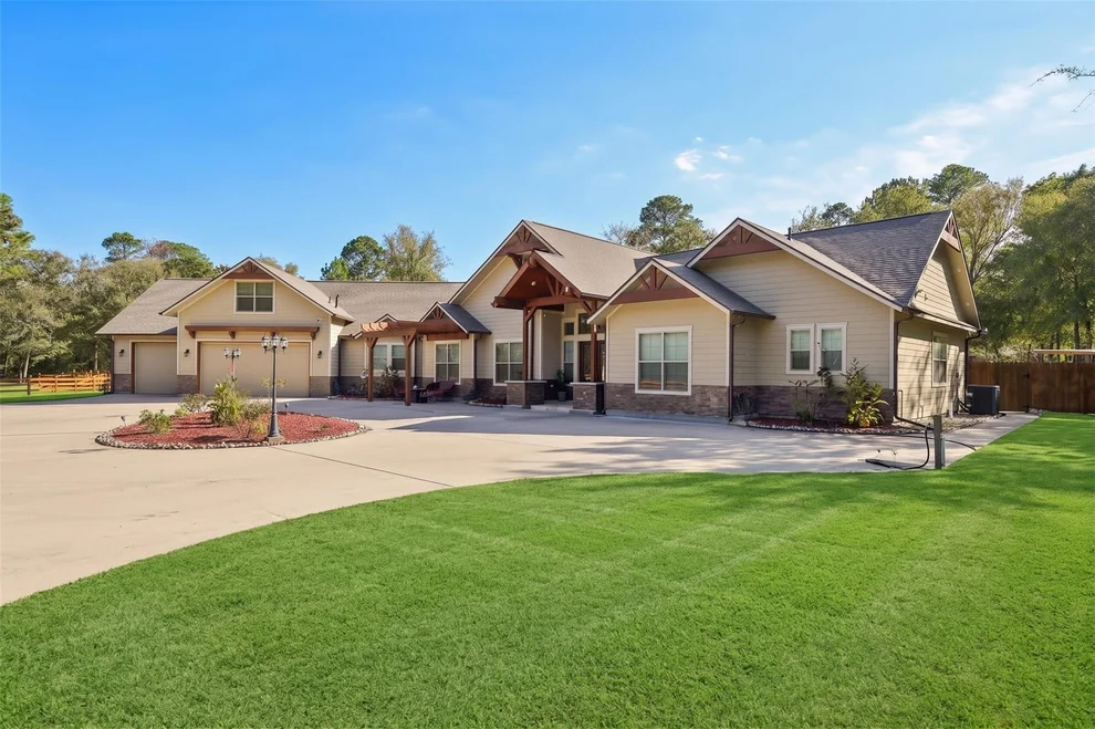 Unit for sale at 33135 Willow Bend Road, Waller, TX 77484