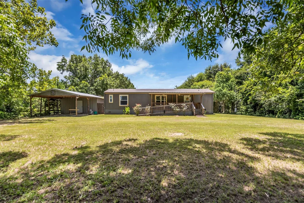 Unit for sale at 1305 W 1st Street, Groveton, TX 75845