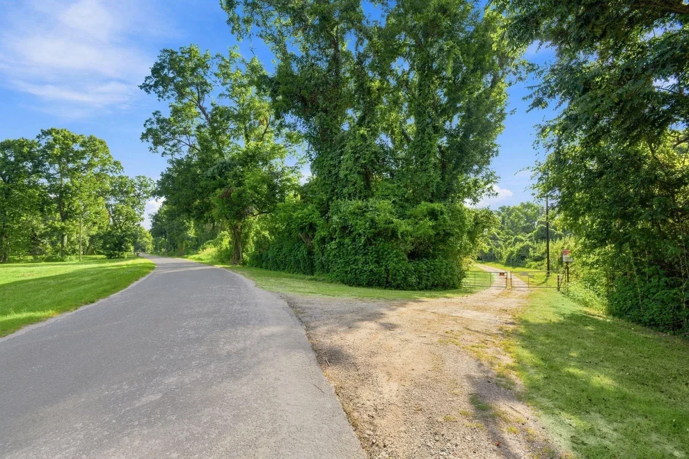 Unit for sale at 435 River Road S, Livingston, TX 77351