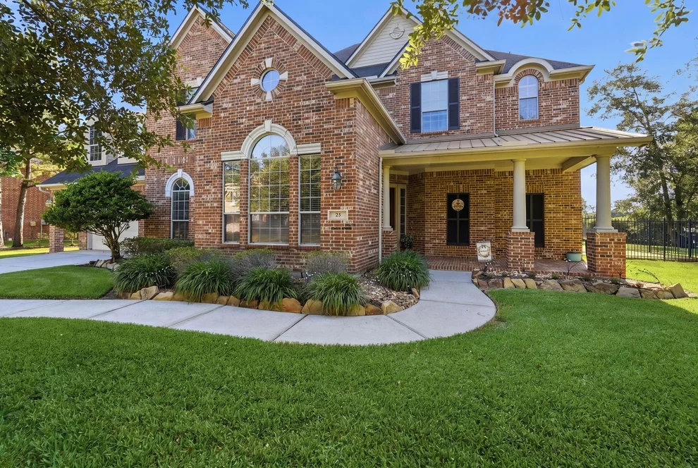 Unit for sale at 23 Mosaic Point Place, The Woodlands, TX 77389