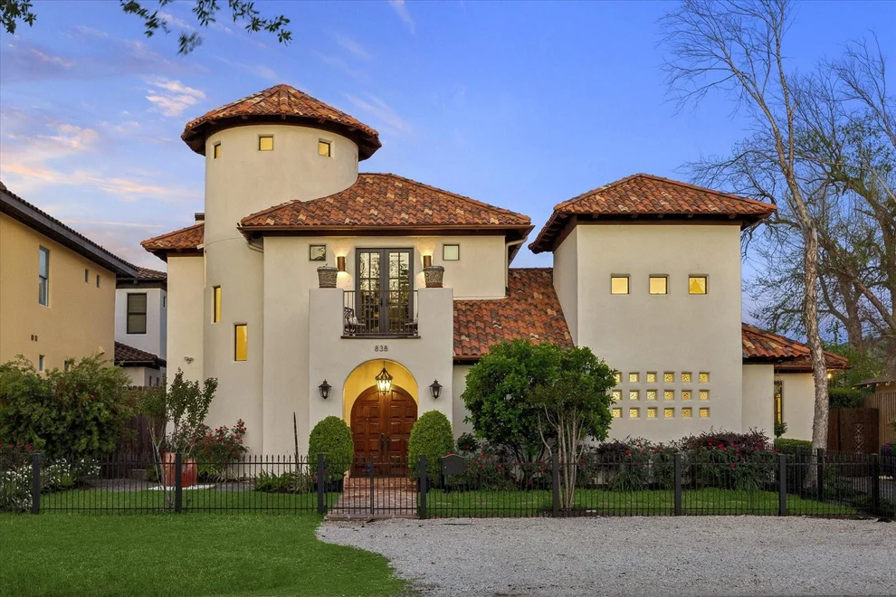 Unit for sale at 838 Ashland Street, Houston, TX 77007