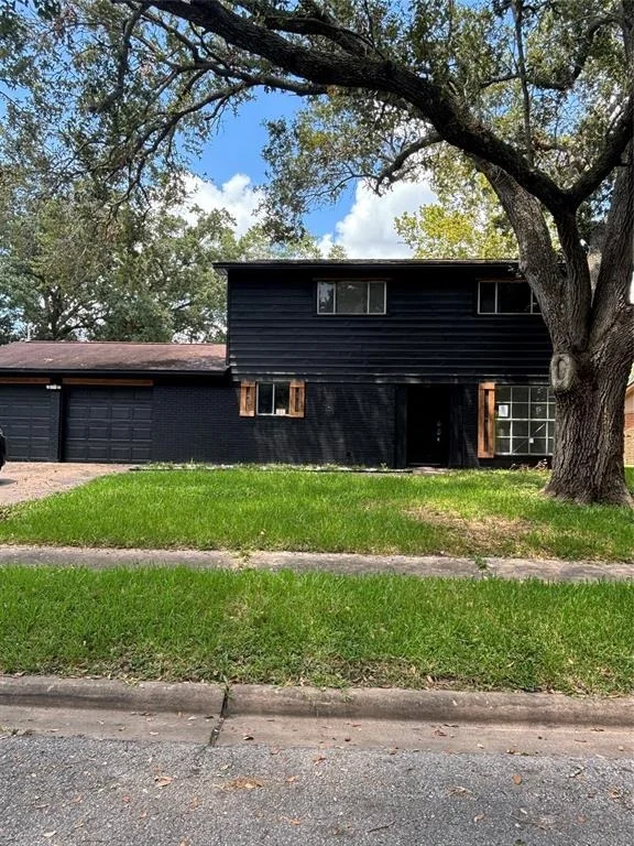 Unit for sale at 2009 Sandlewood Drive, Bay City, TX 77414