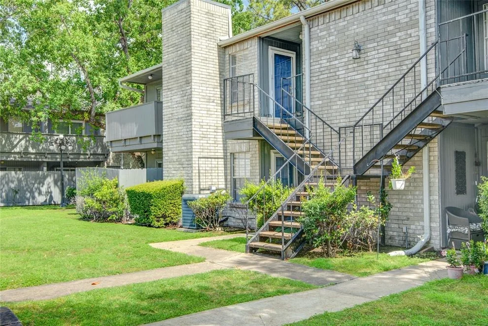 Unit for sale at 9700 Leawood Boulevard, Houston, TX 77099