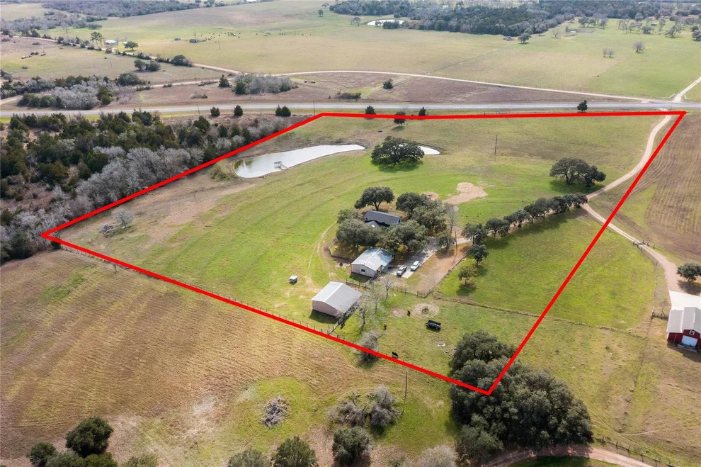 Unit for sale at 3120 Us Highway 77-A S, Hallettsville, TX 77964