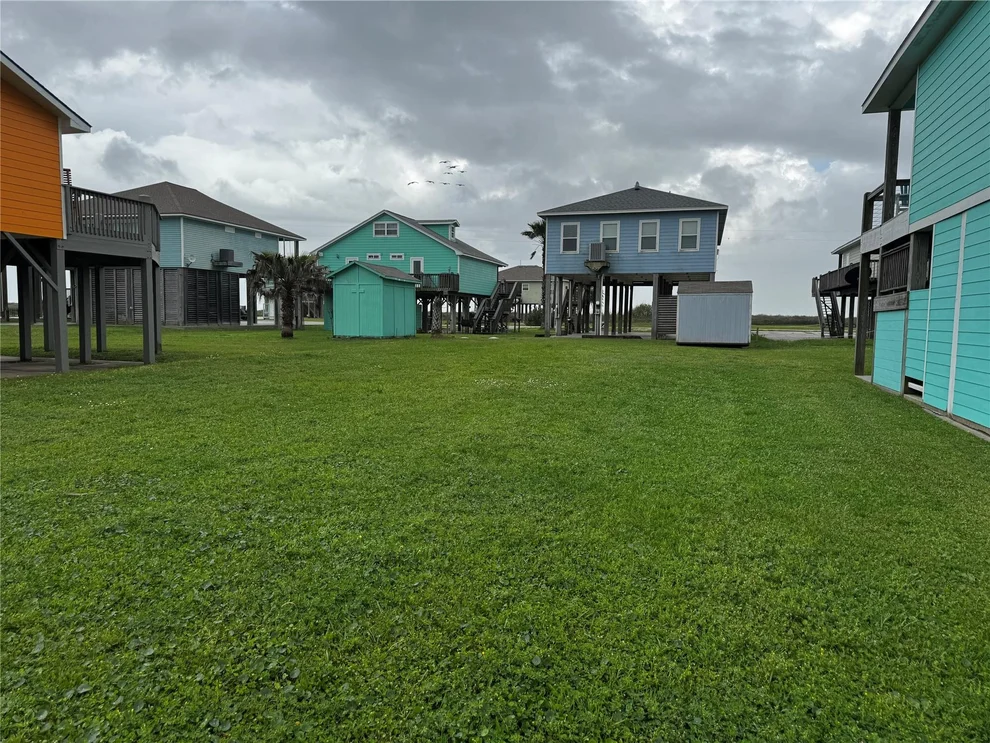 Unit for sale at 128 Ocean View Drive, Crystal Beach, TX 77650