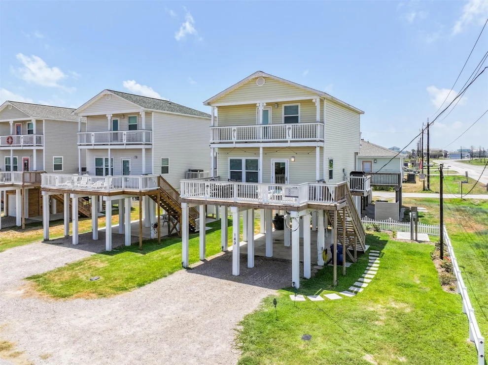 Unit for sale at 143 W Palm Street, Surfside Beach, TX 77541