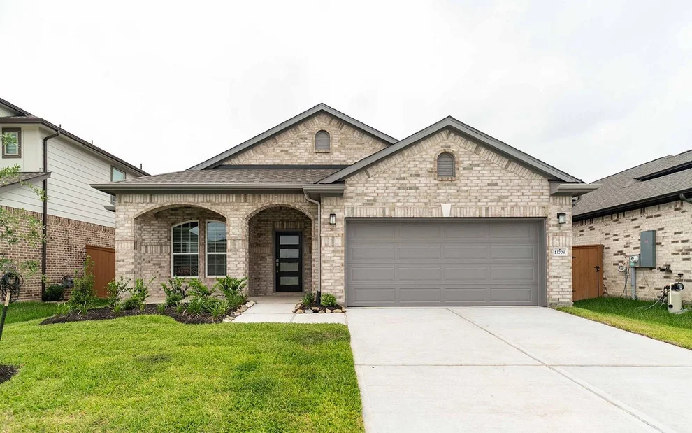 Unit for sale at 13709 Seneca Lake Drive, Texas City, TX 77568