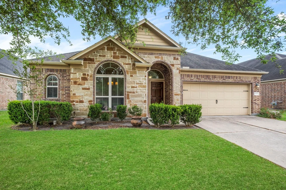 Unit for sale at 2827 Intrepid Trail, Rosenberg, TX 77471