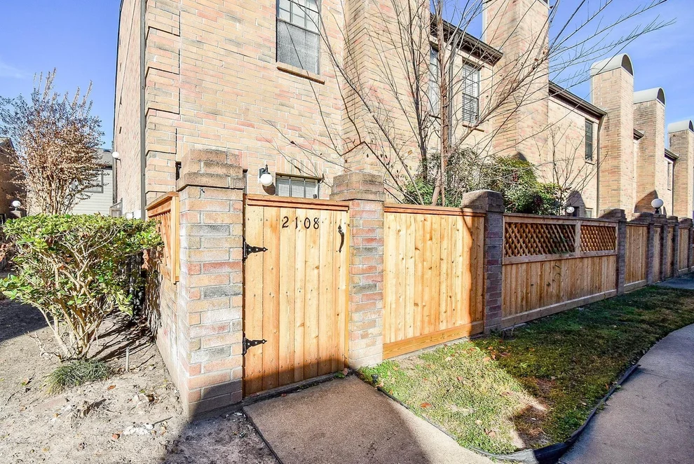 Unit for sale at 9800 Pagewood Lane, Houston, TX 77042