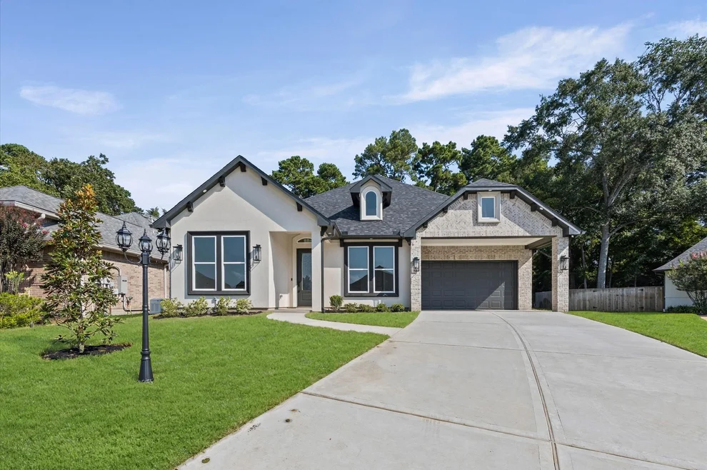 Unit for sale at 151 Wyndemere Drive, Montgomery, TX 77356
