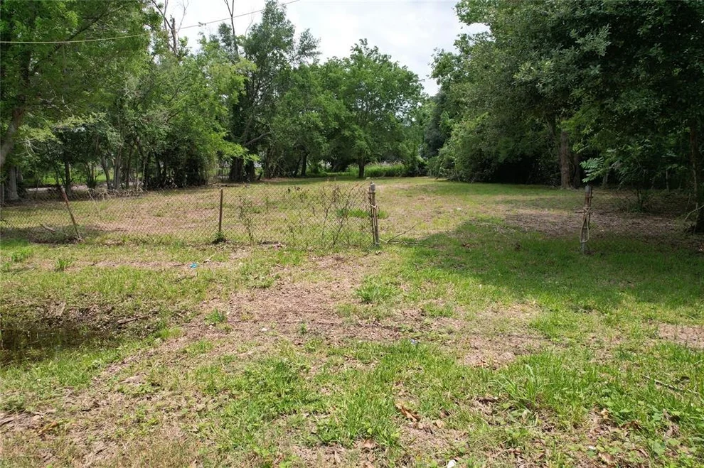 Unit for sale at 1098 Fulton Street, Beaumont, TX 77701