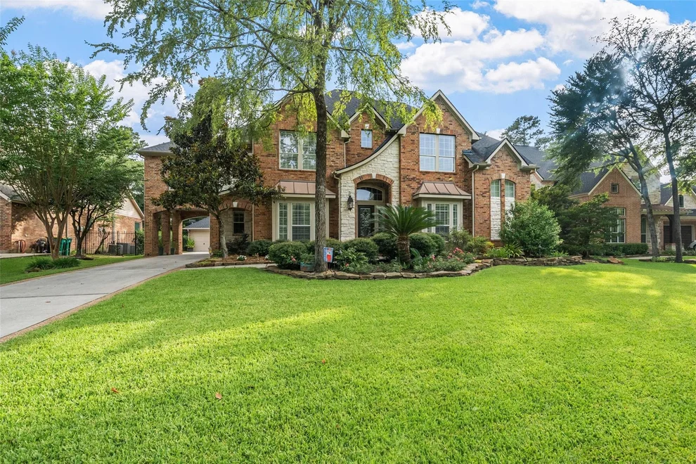 Unit for sale at 103 Player Oaks Place, The Woodlands, TX 77382