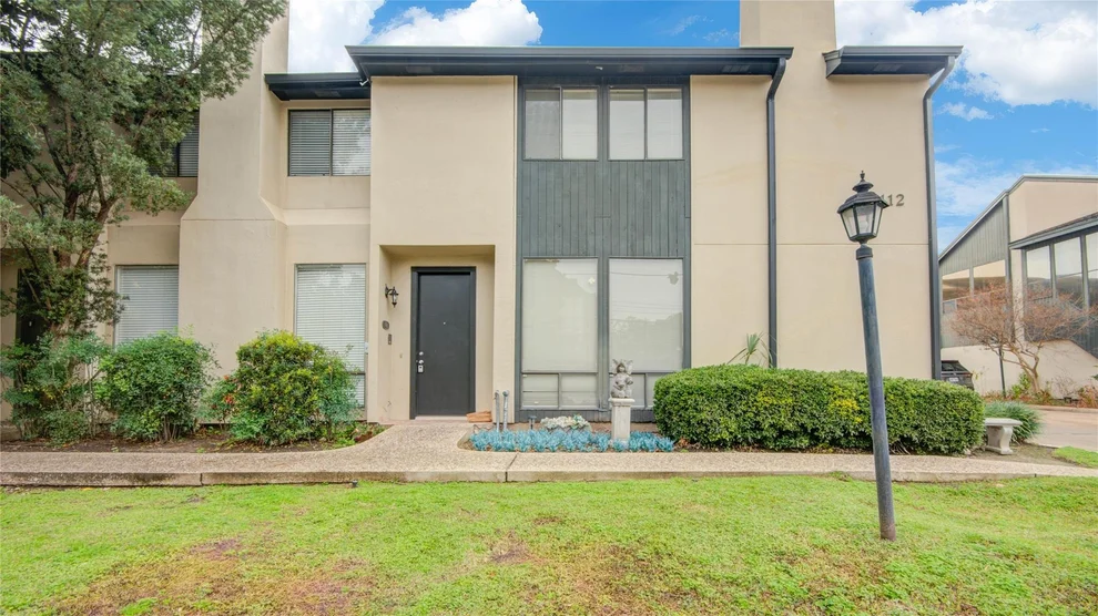 Unit for sale at 1112 Bering Drive, Houston, TX 77057
