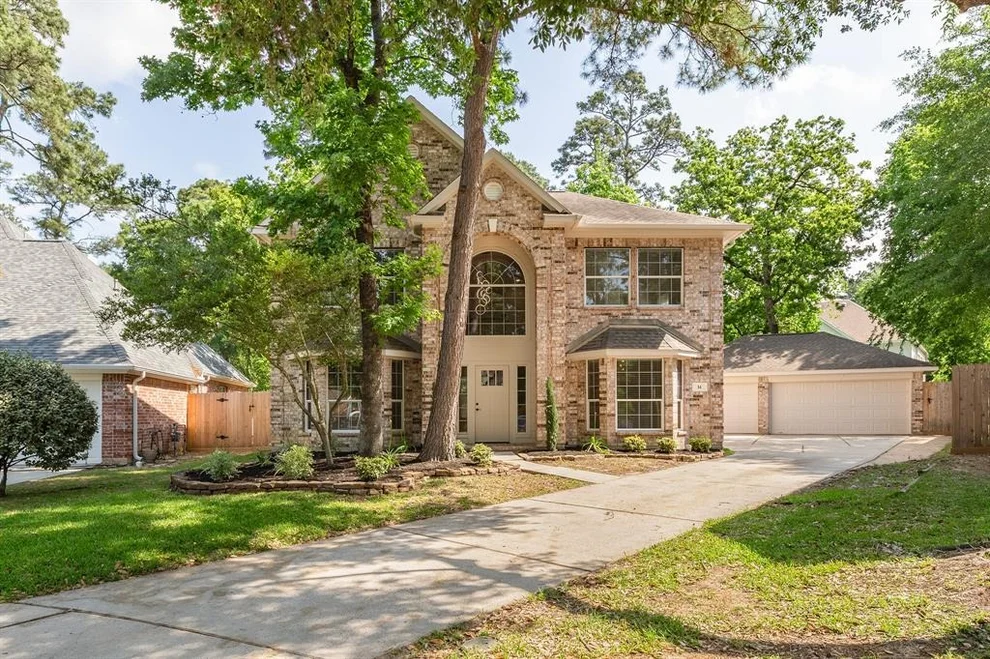 Unit for sale at 14 Sweet Birch Place, The Woodlands, TX 77382