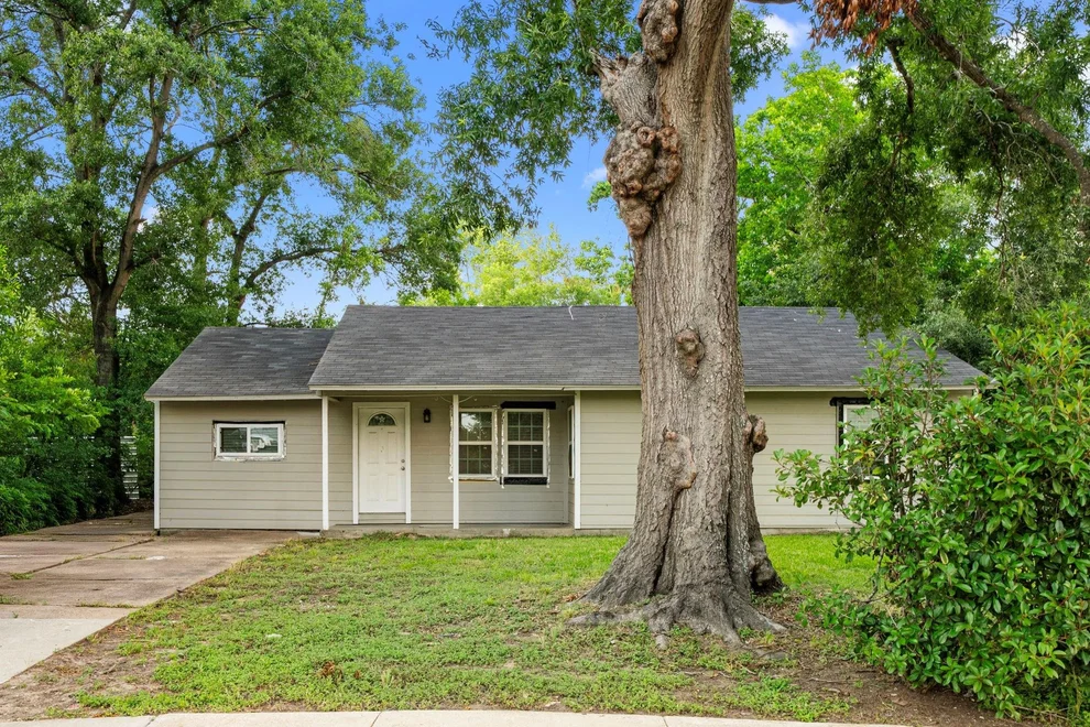 Unit for sale at 5835 Southseas Street, Houston, TX 77033