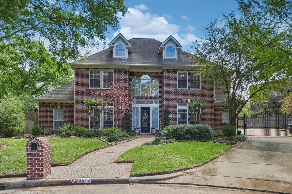 Unit for sale at 2318 Pinefield Lane, Houston, TX 77063
