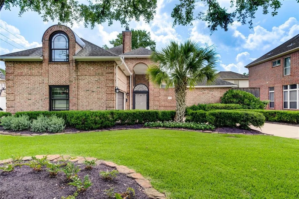 Unit for sale at 816 Holton Street, Bellaire, TX 77401