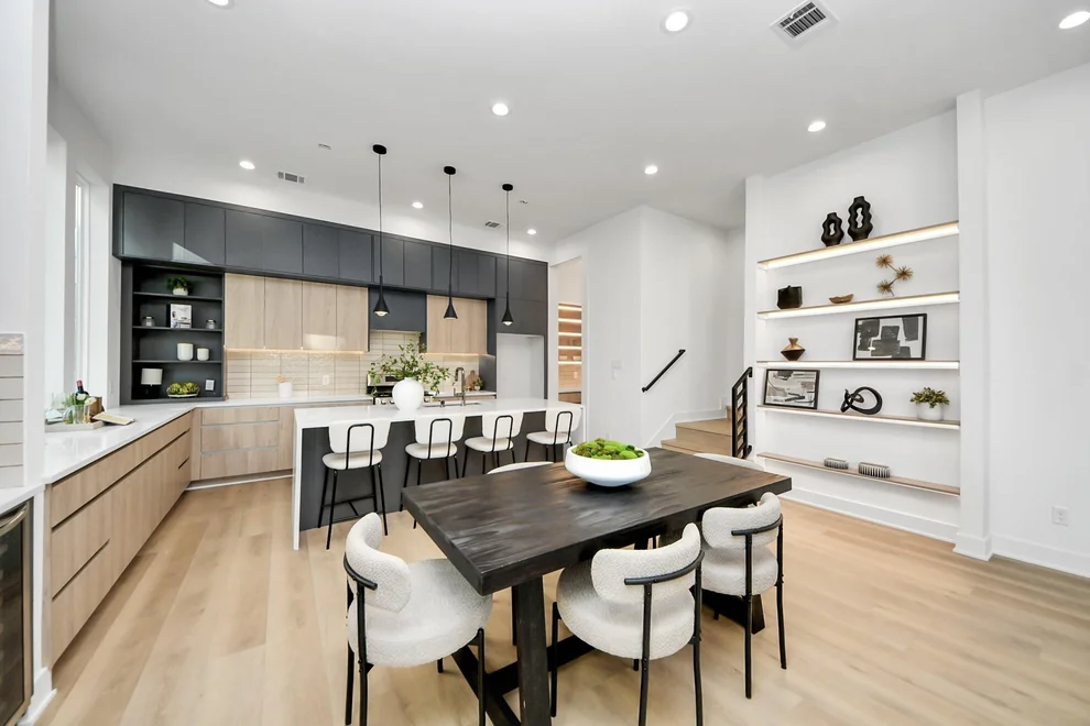 Unit for sale at 1601 W 25th Street, Houston, TX 77008
