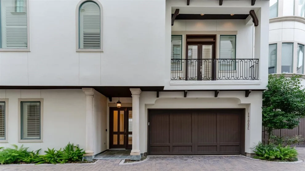 1700 Sunset Boulevard