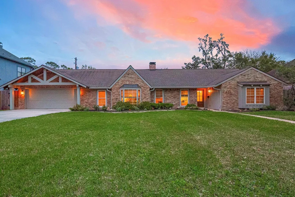 Unit for sale at 426 W Gaywood Drive, Houston, TX 77079
