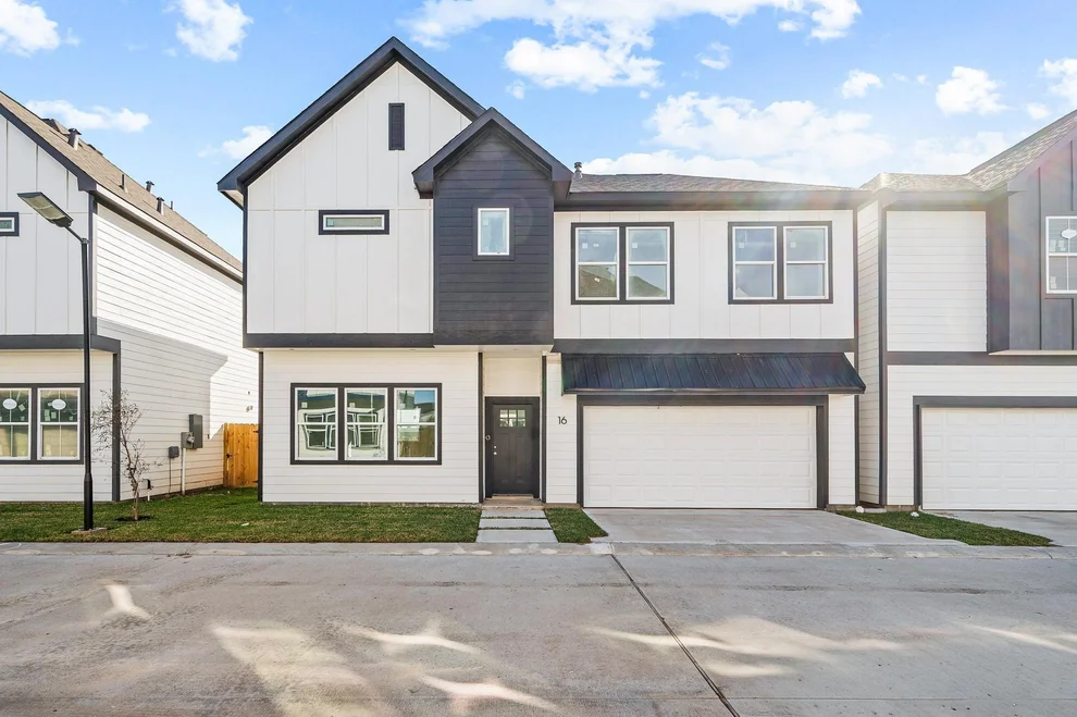 Unit for sale at 6702 Metro Blvd, Houston, TX 77083