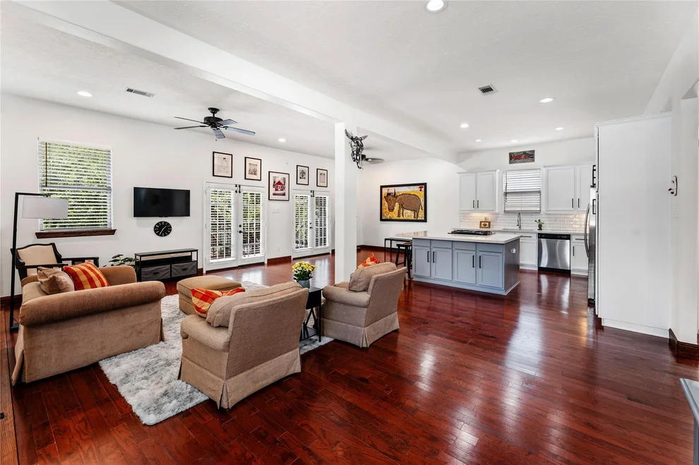 Unit for sale at 415 W 8th Street, Houston, TX 77007