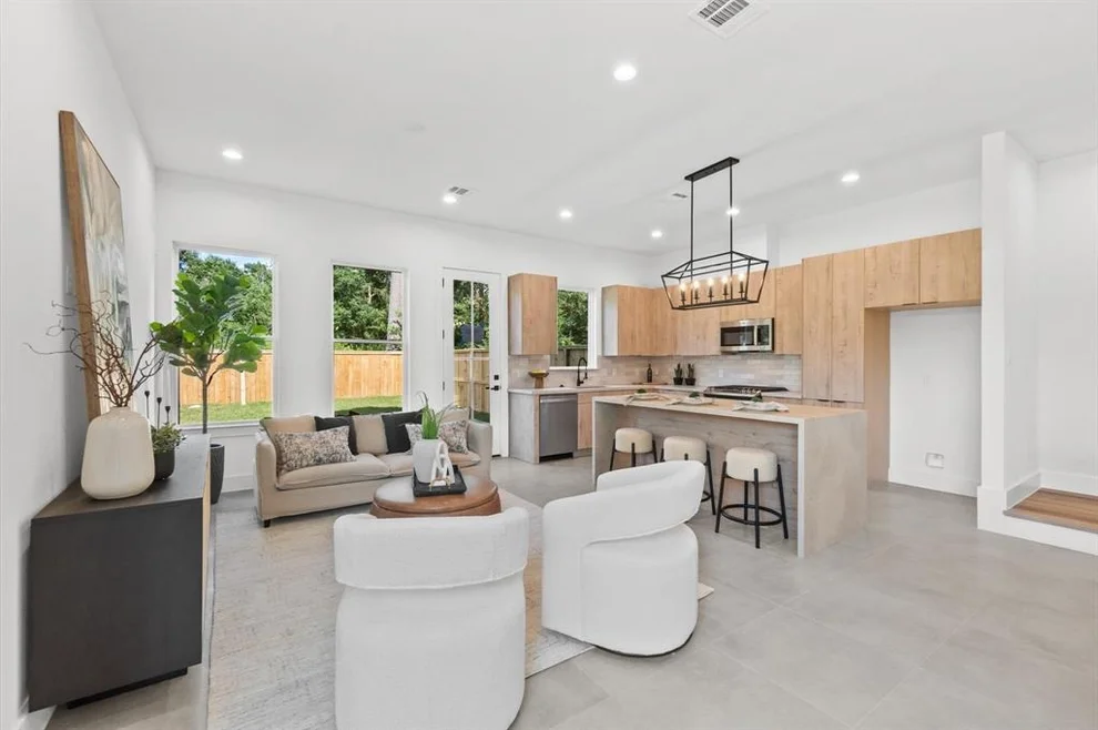 Unit for sale at 6042 Cebra Street, Houston, TX 77091
