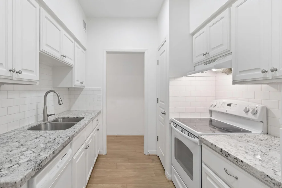 Unit for sale at 2425 Underwood Street, Houston, TX 77030