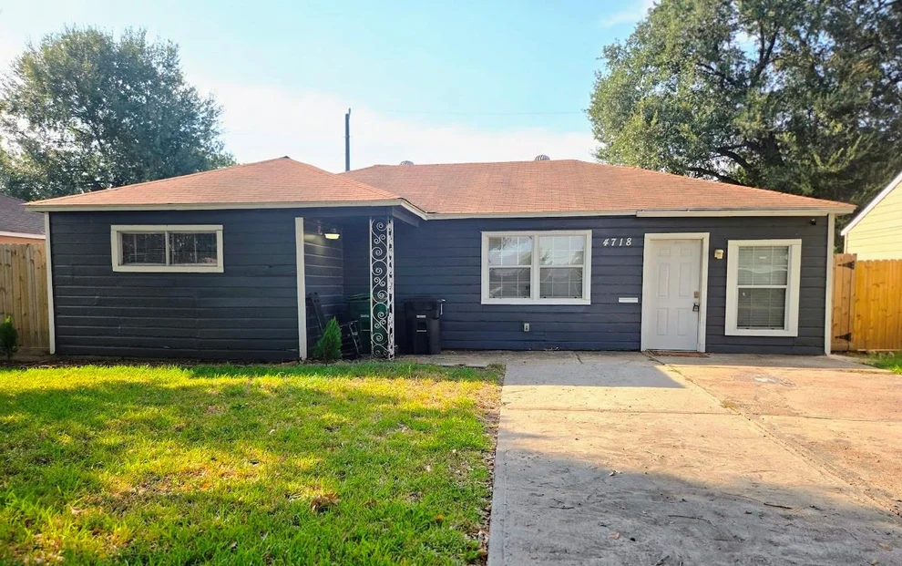 Unit for sale at 4718 Meadow Park Drive, Houston, TX 77048