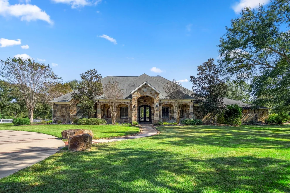 Unit for sale at 16730 Bridle Oak Drive, Cypress, TX 77433