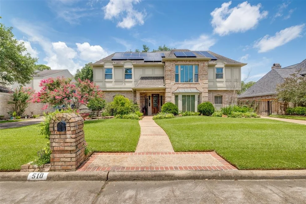 Unit for sale at 510 Commodore Way, Houston, TX 77079