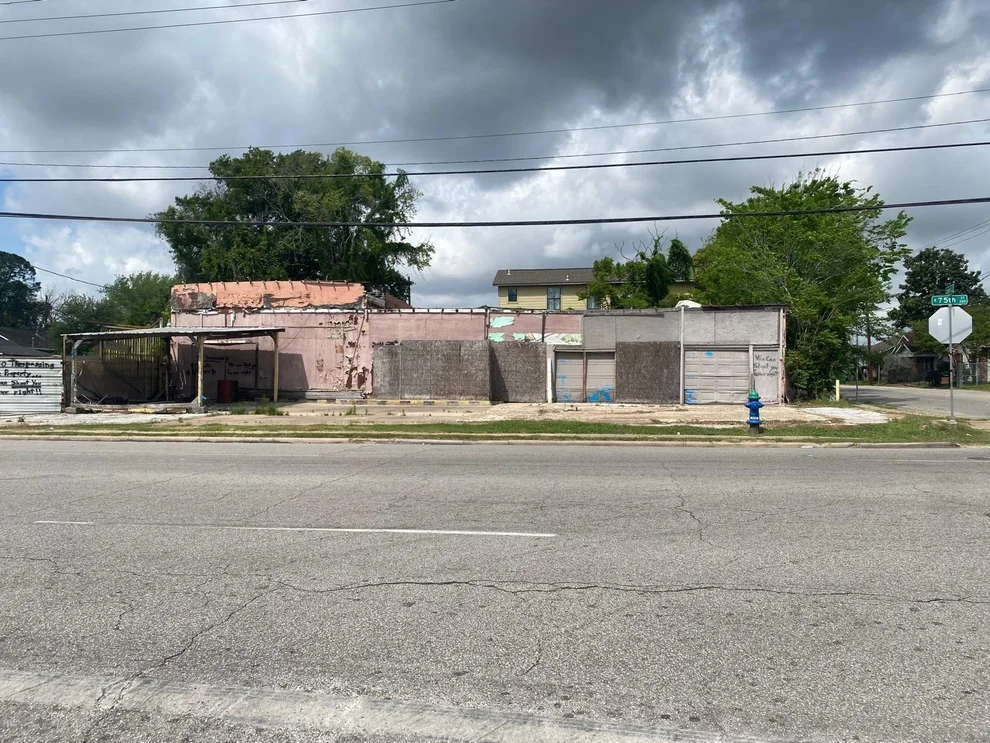 Unit for sale at 204 S 75th Street, Houston, TX 77011