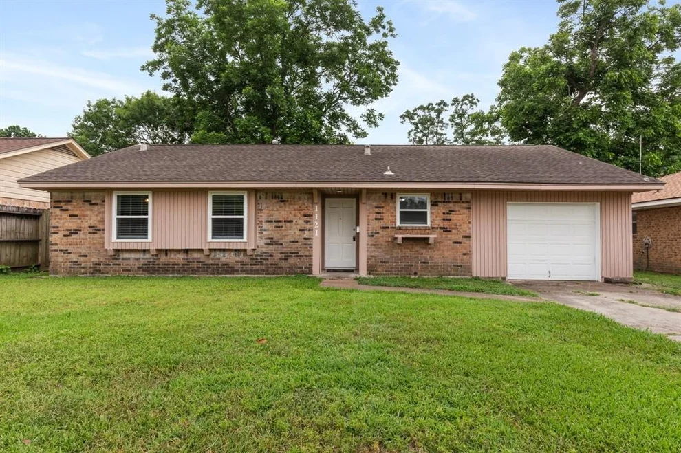 Unit for sale at 1121 E 13th Street, Deer Park, TX 77536
