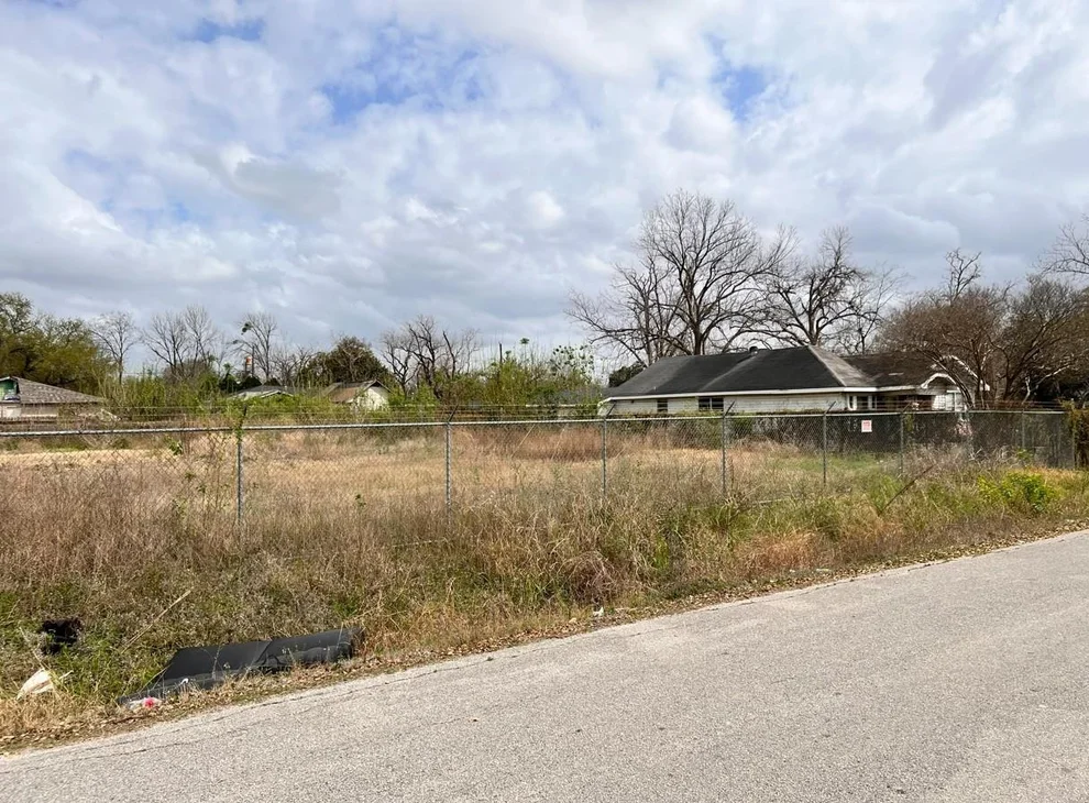 Unit for sale at 000 Los Angeles Street, Houston, TX 77026
