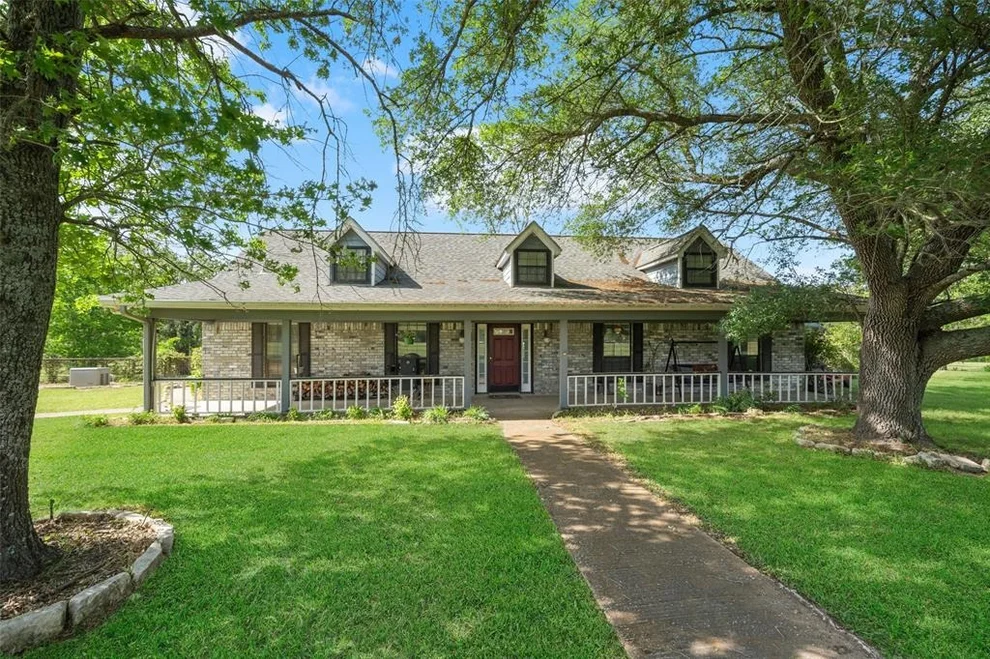 Unit for sale at 141 Robinson Road, Huntsville, TX 77320