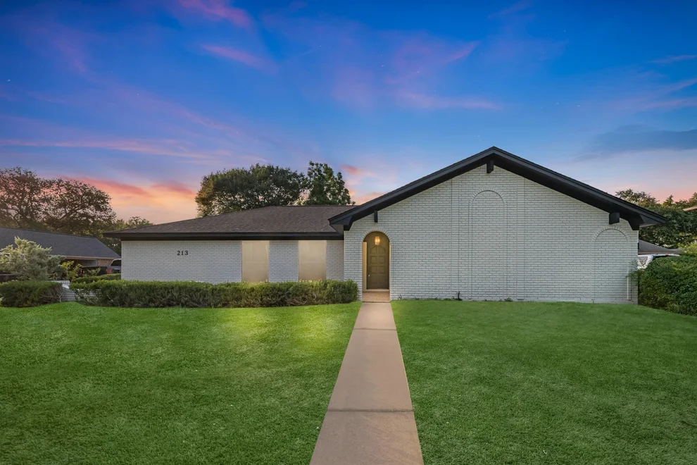 Unit for sale at 213 Westview Drive, Sealy, TX 77474