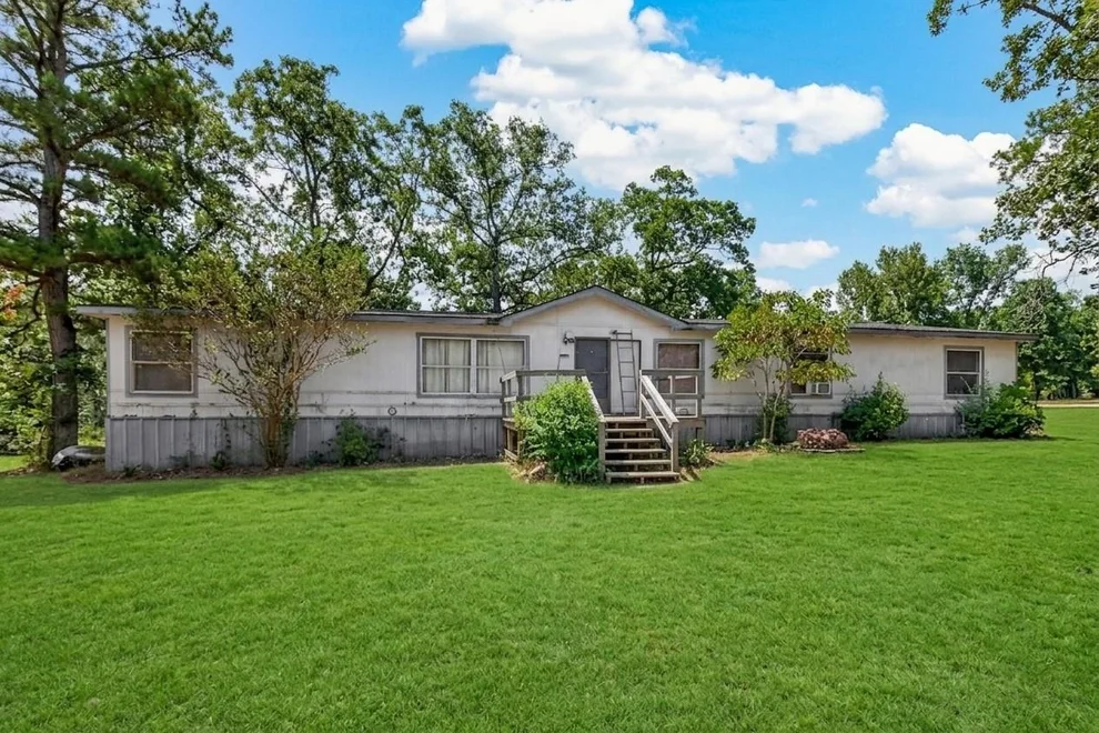 Unit for sale at 27 Pinedale Subd Rd, Huntsville, TX 77320